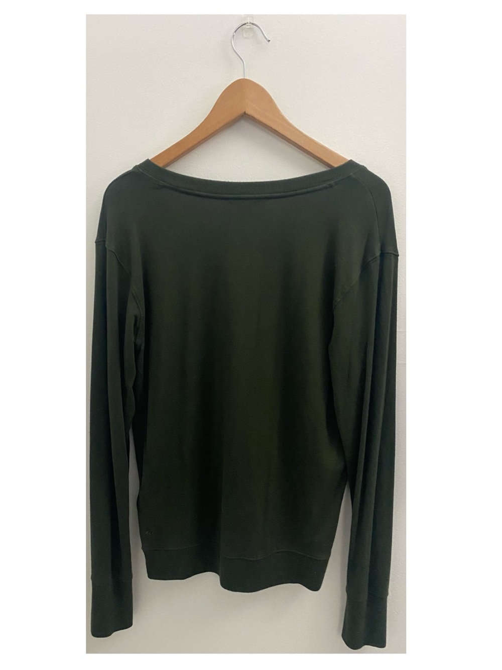 Athleta Sunrise V-Neck Sweatshirt in Aspen Olive - Size Small - Picture 3 of 6